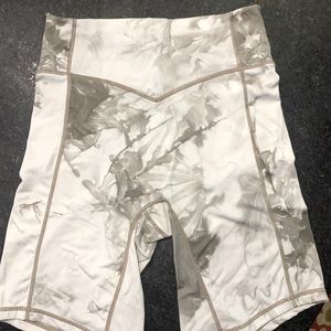Balance Athletica - Rider Short - Tie Dye Sea Salt